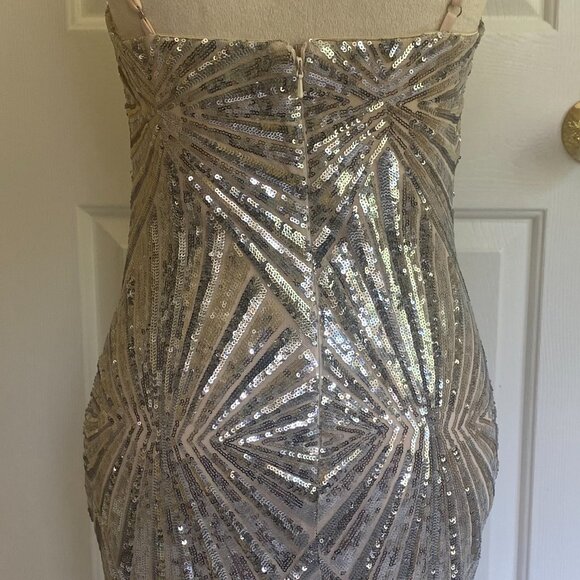 LULUS Lost In Your Eyes Silver Sequin Bodycon sz M. - Picture 2 of 10